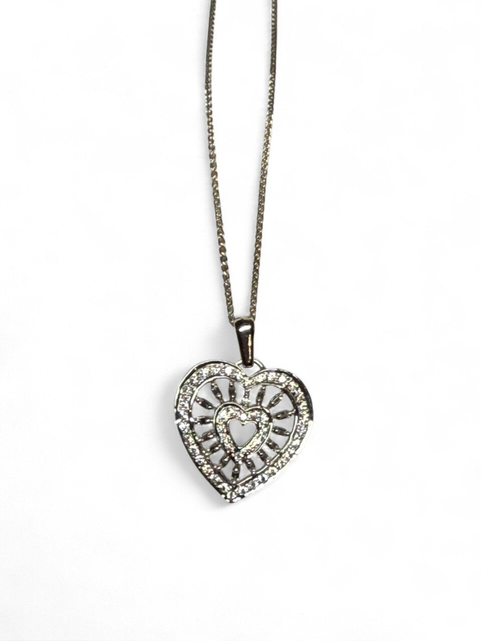 18K White Gold Heart Pendant w/ Chain