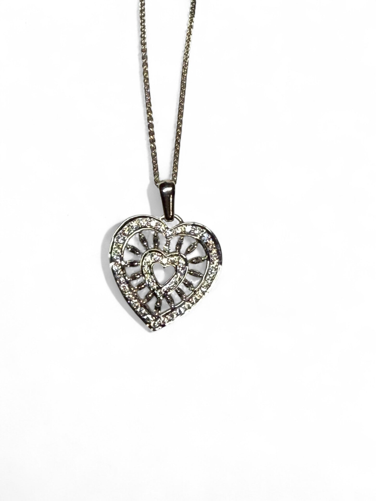 18K White Gold Heart Pendant w/ Chain