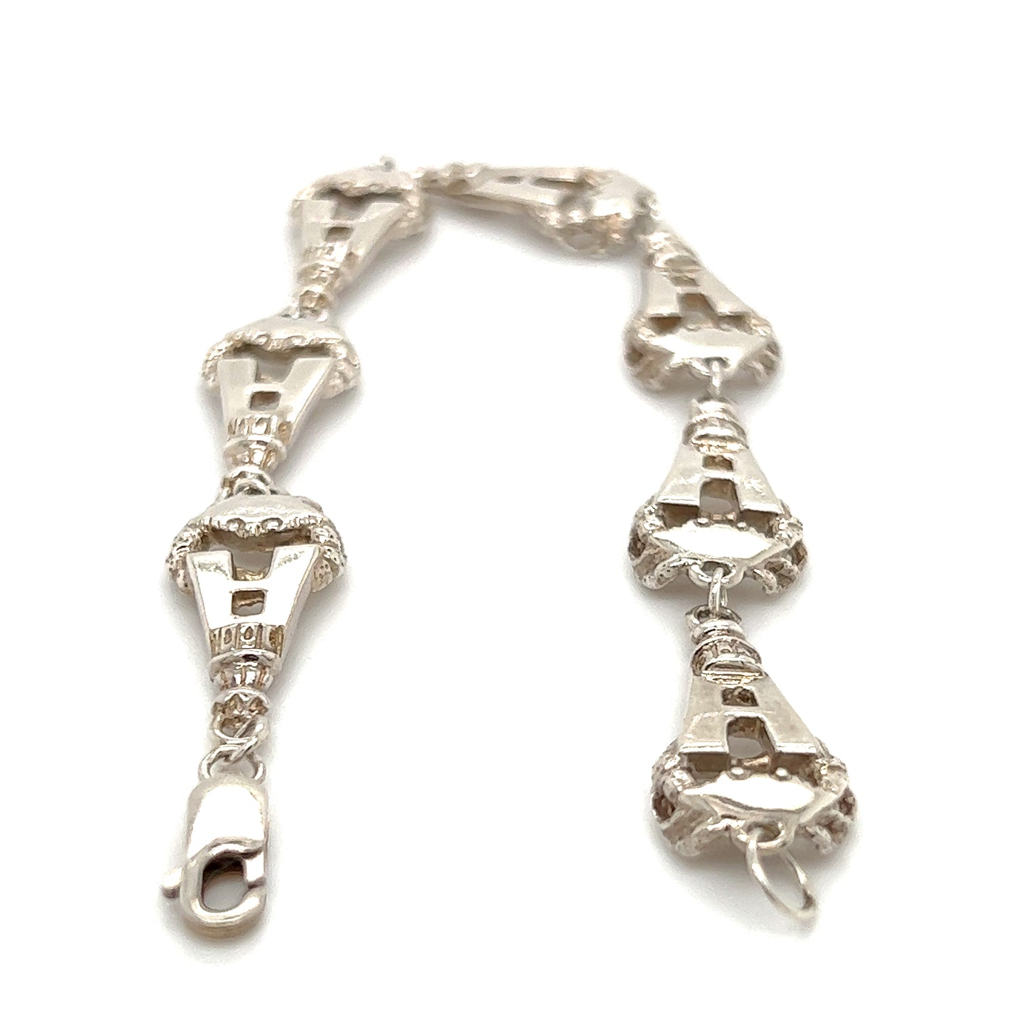 Annapolis Link Bracelet with Seven Crabs in Sterling Silver Clasp and Details View