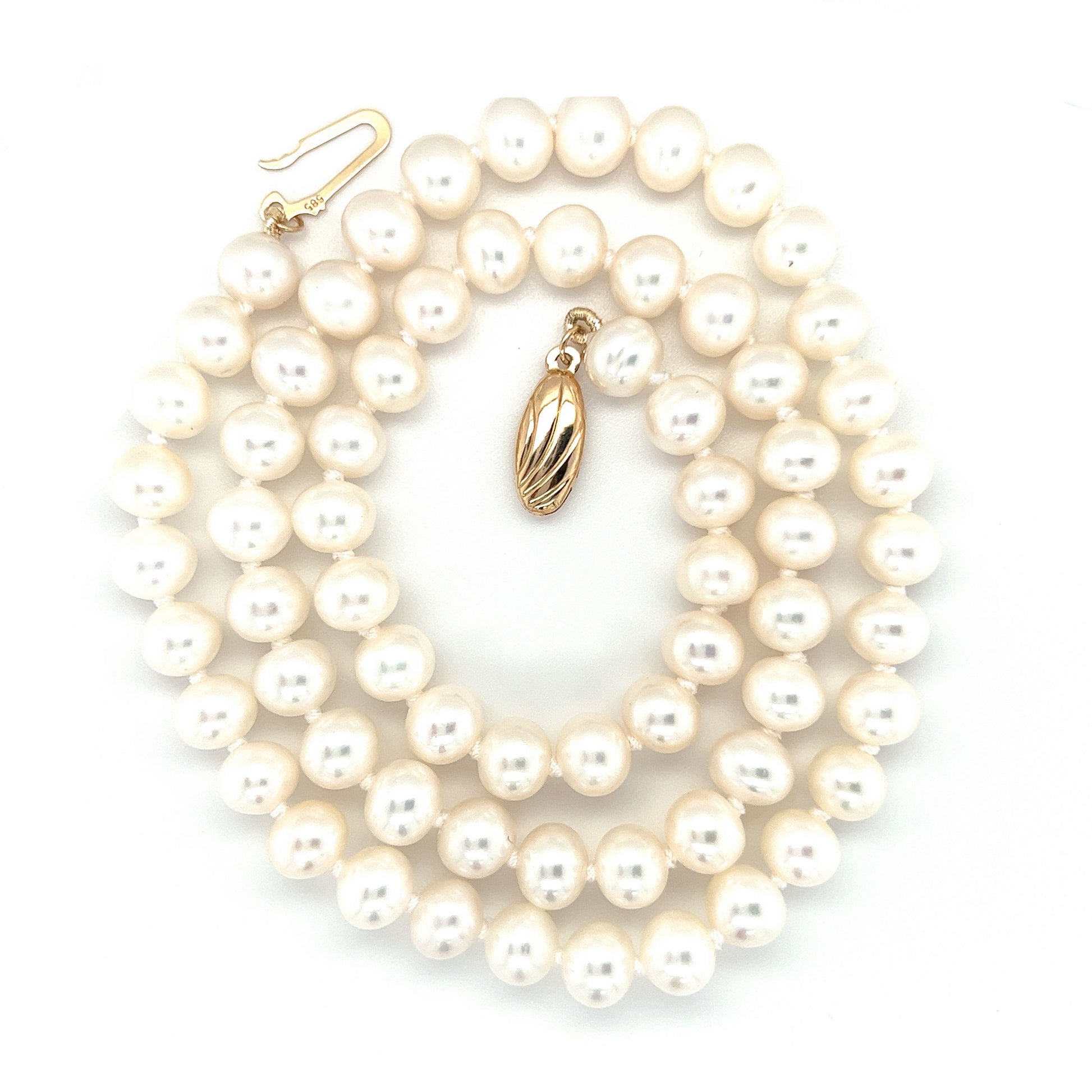 Cultured Freshwater Pearl Necklace with 14K Yellow Gold Clasp Full Necklace Top View